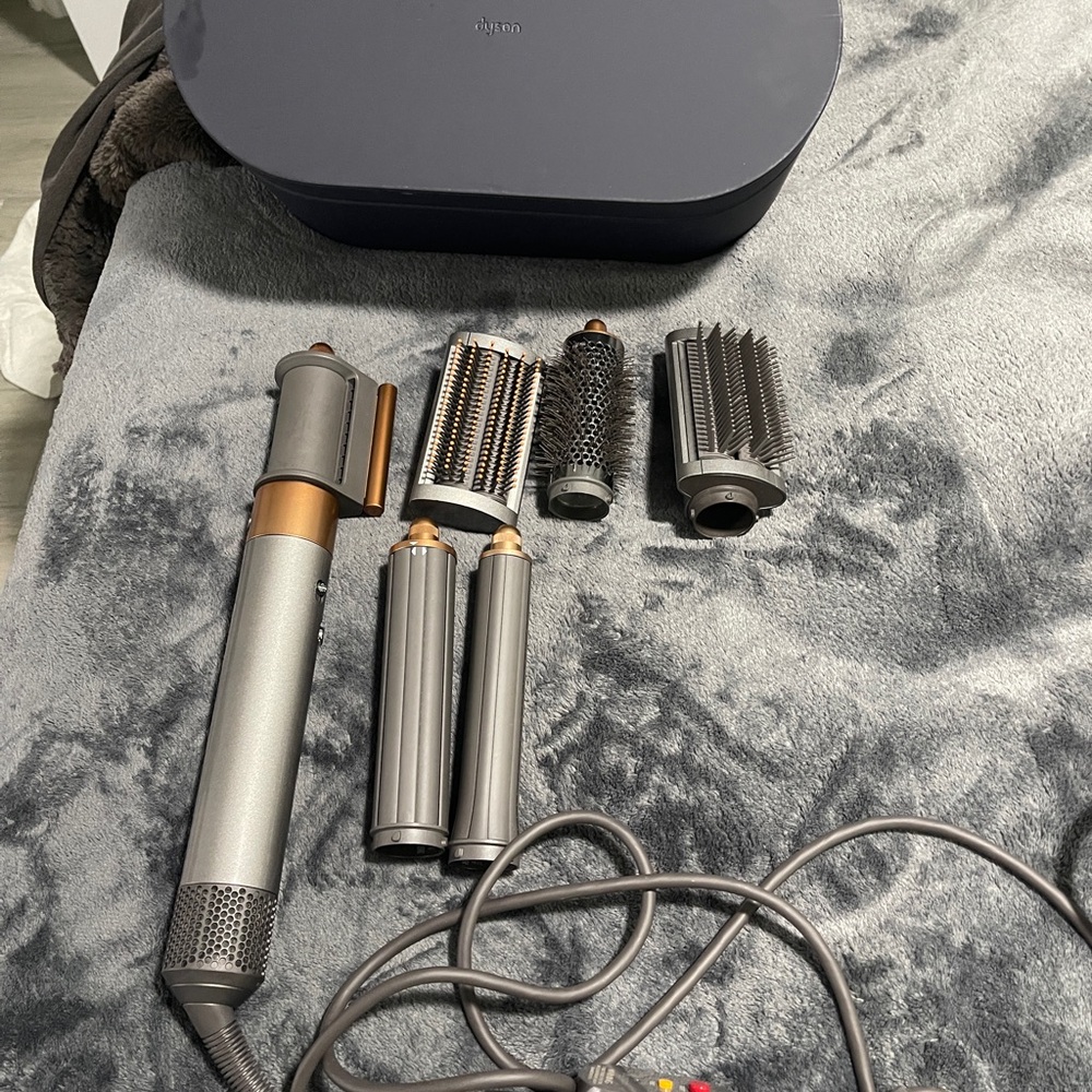 Dyson airwrap